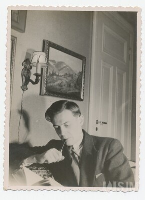 M2009.032.002.jpg; M2009/032:002; ;