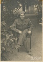 M2013.056g.jpg; M2013/056:001b; ; medals