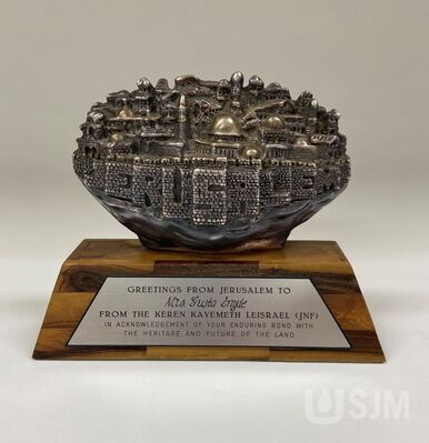 M2021_021_010a_lr.jpg; M2021/021:010; ;